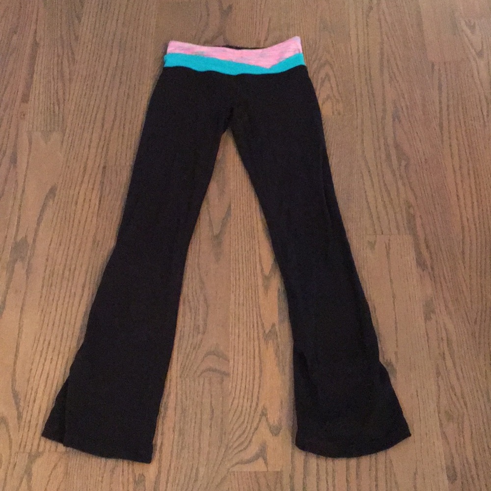 Girls black Ivivva bootcut leggings